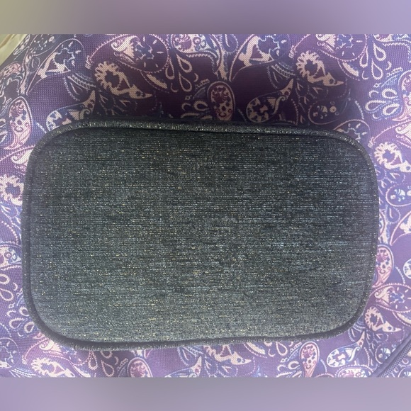 CHANEL Beauty Bag - Picture 6 of 7